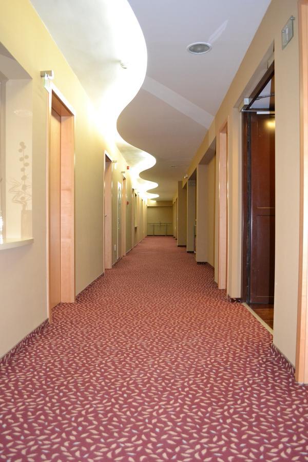 Debreceni Postas Udulo酒店 外观 照片