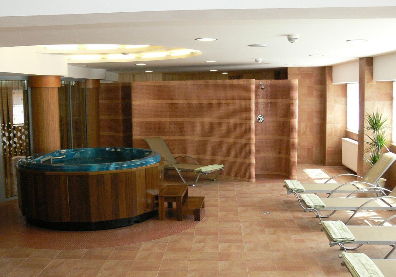 Debreceni Postas Udulo酒店 外观 照片
